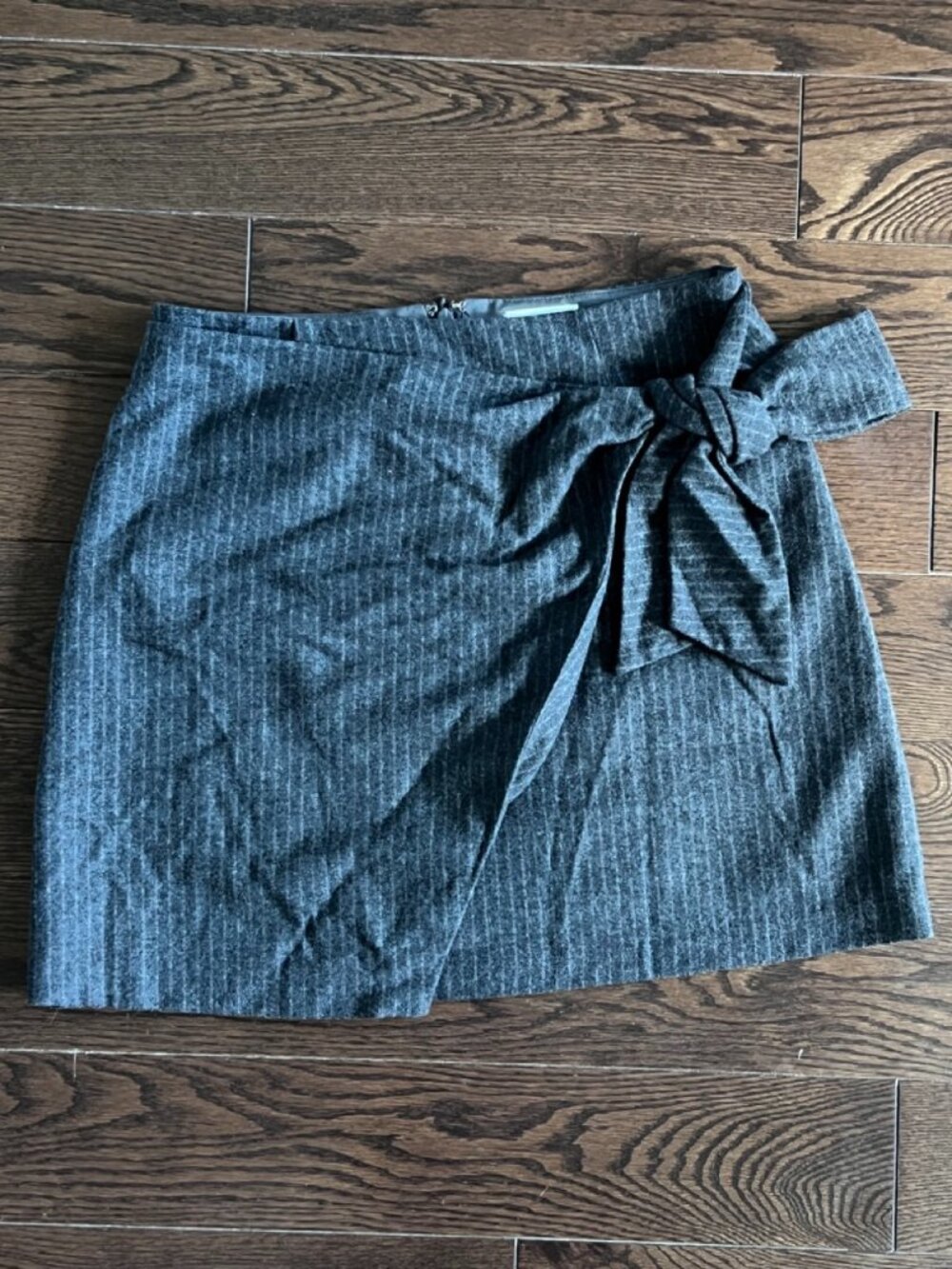 Wilfred Aritzia Grey Wool Tie Skirt Free with Bundle over 25$